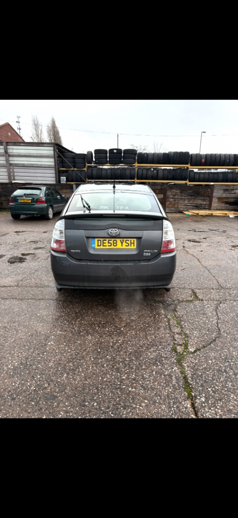 Toyota Prius hybrid cheap road tax!!£20