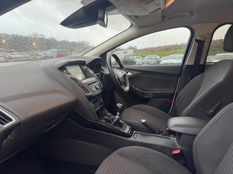 2015 Ford Focus 1.0 EcoBoost 125 Titanium 5dr HATCHBACK PETROL Manual