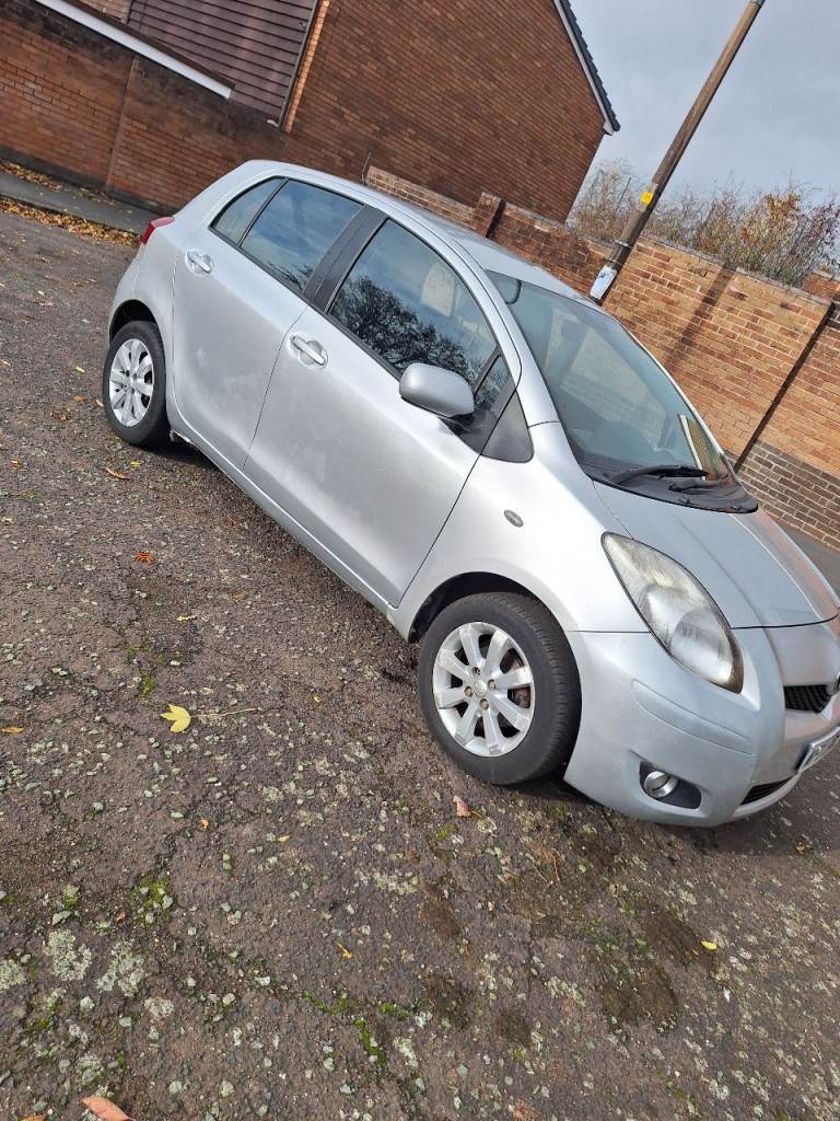 Toyota, YARIS, Hatchback, 2011, Semi-Auto, 1329 (cc), 5 doors