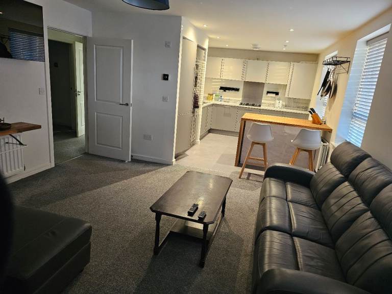 2 bed apartment Oatlands 