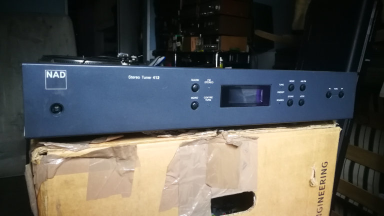NAD 412 stereo tuner 