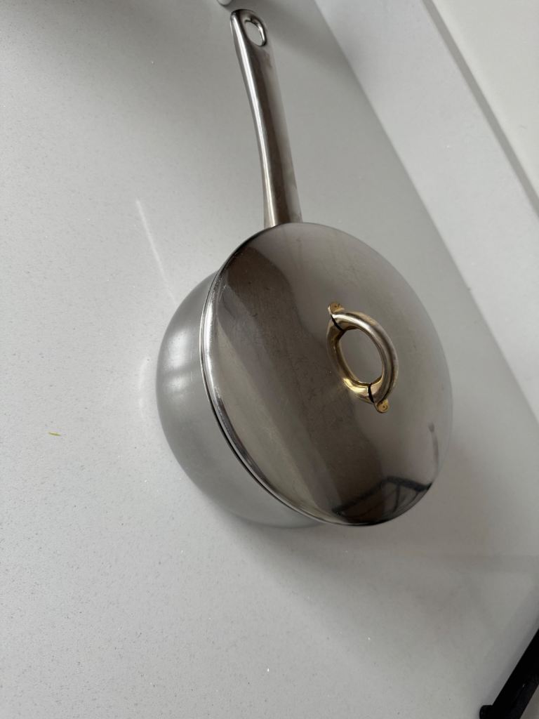 Stainless steel saucepan 
