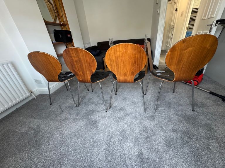 For free - Set of 4 Dining Chairs - Black with Walnut Back
