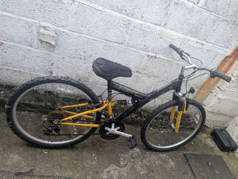 Emmelle assent full suspension mountain bike. 