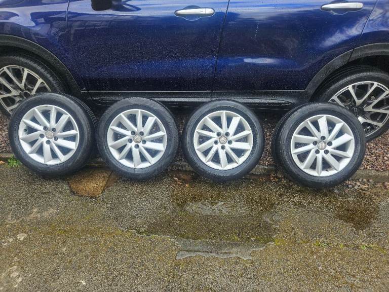 Seat ibiza 15in Alloy Wheels And Tyres set 4 pcd100 fitment  5 stud  in silver  