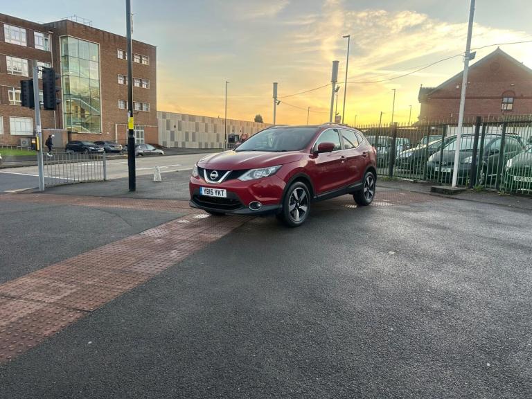 2015 Nissan Qashqai 1.2 DiG-T N-Tec+ 5dr HATCHBACK PETROL Manual