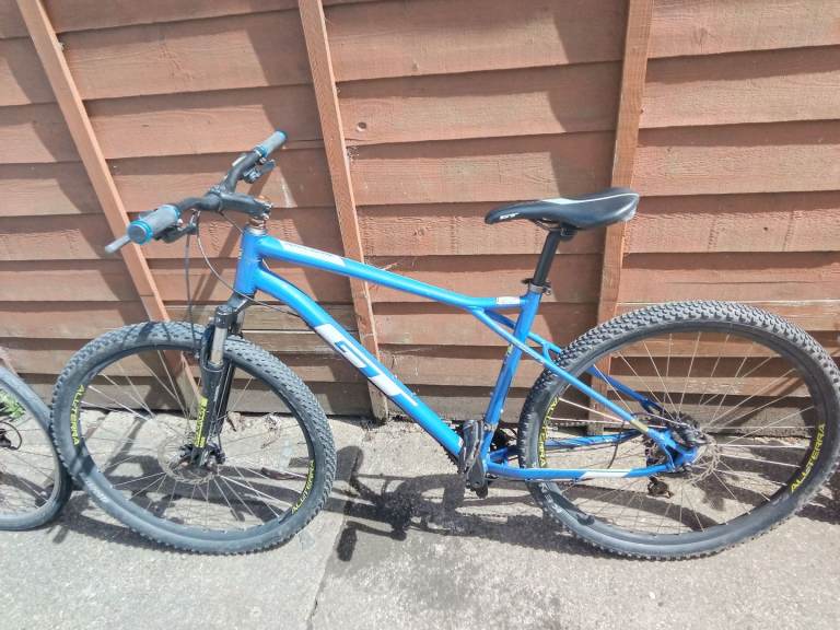 GT aggressor sport pro 29 mountain bike 