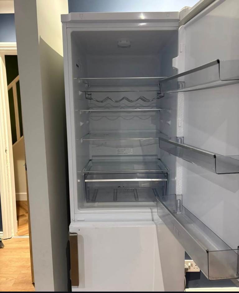 White Fridge Freezer - very Good Condition