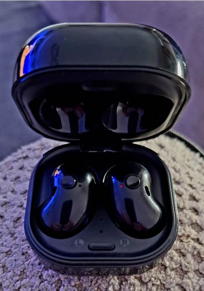 Wireless Bluetooth In-ear Buds 