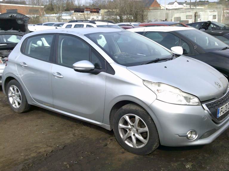 breaking for spares peugeot 208 2012 1.2 p 