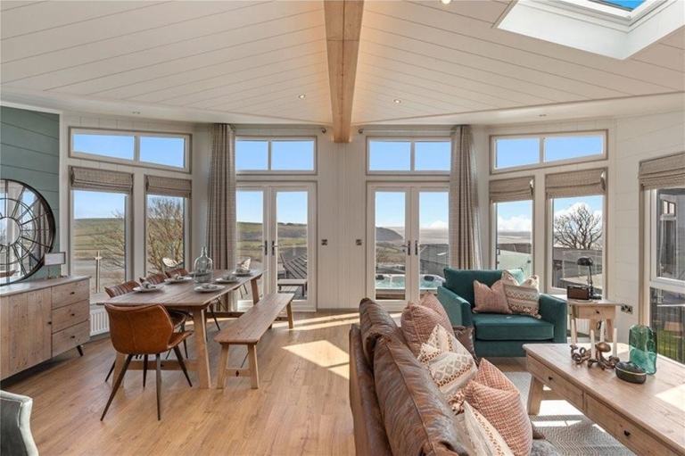 Prestige Glasshouse in Ilfracombe  - Lodge / Caravan 