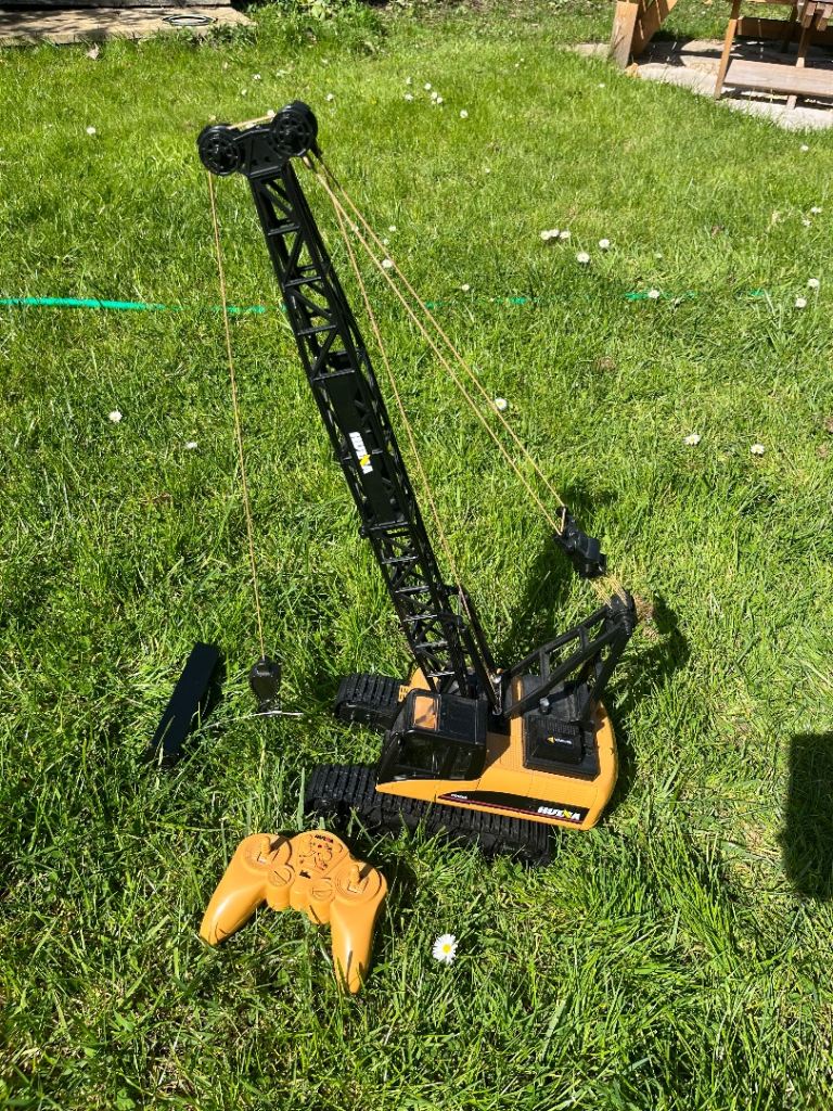 Remote controlled toy Crane 