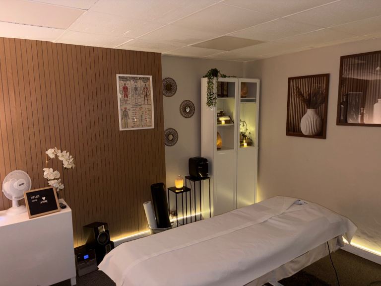 DESTRESSROOM- Professional Massage Therapist in Hornchurch 