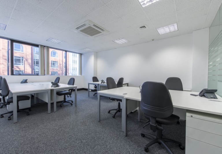 Furnished offices to rent in *Victoria*. Office Spaces for 4 to 50 desks SW1