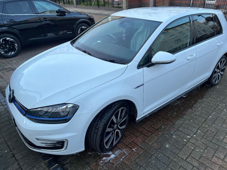 Volkswagen, GOLF, Hatchback, 2016, Semi-Auto, 1395 (cc), 5 doors