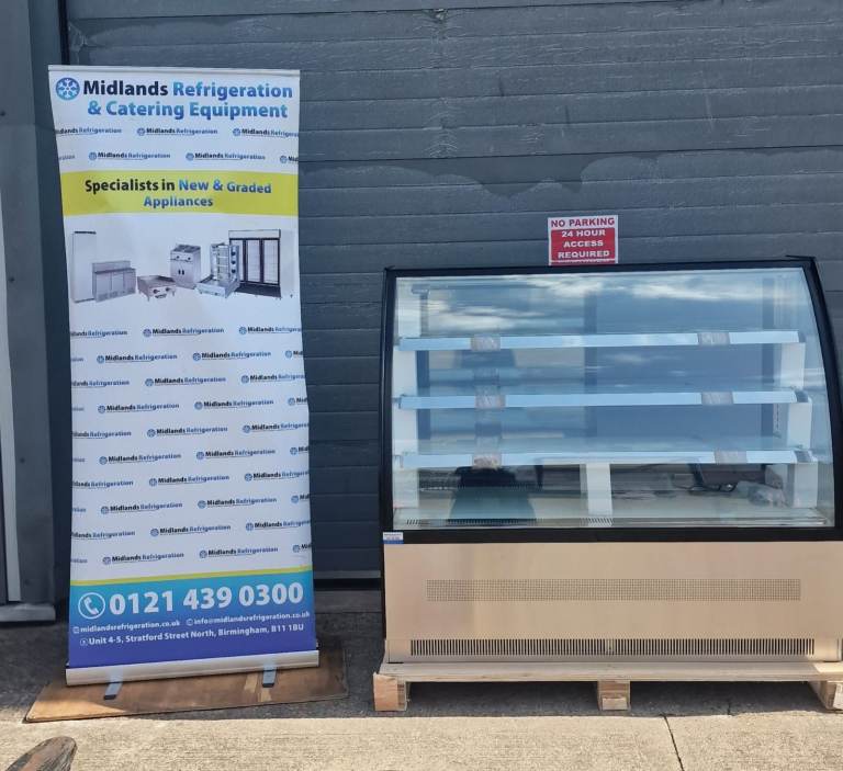 1.5m Curved Patisserie Display/ Cake Display/ Chilled Display/ Commercial Refrigeration and Fridges