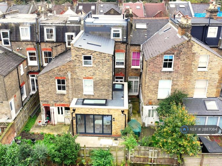 1 bedroom in Norroy Road, London, SW15 (#2887084)