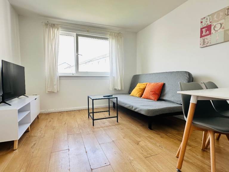 3 bed flat close to Heriot Watt campus