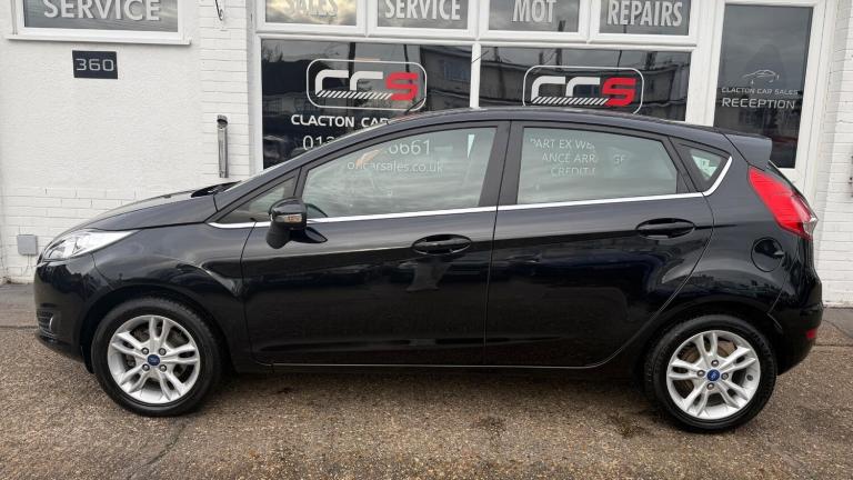2014 Ford Fiesta 1.6 Zetec Powershift Euro 5 5dr HATCHBACK Petrol Automatic