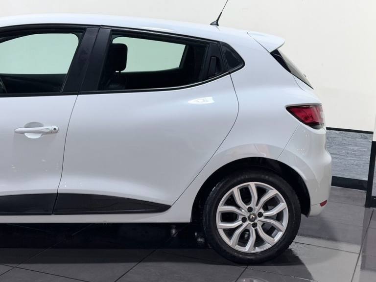 2017 Renault Clio 1.2 16V Play 5dr HATCHBACK PETROL Manual