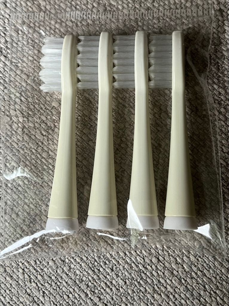 Pack of 4 Unbranded Replacement Toothbrush Heads Small Heads 1cm Diameter