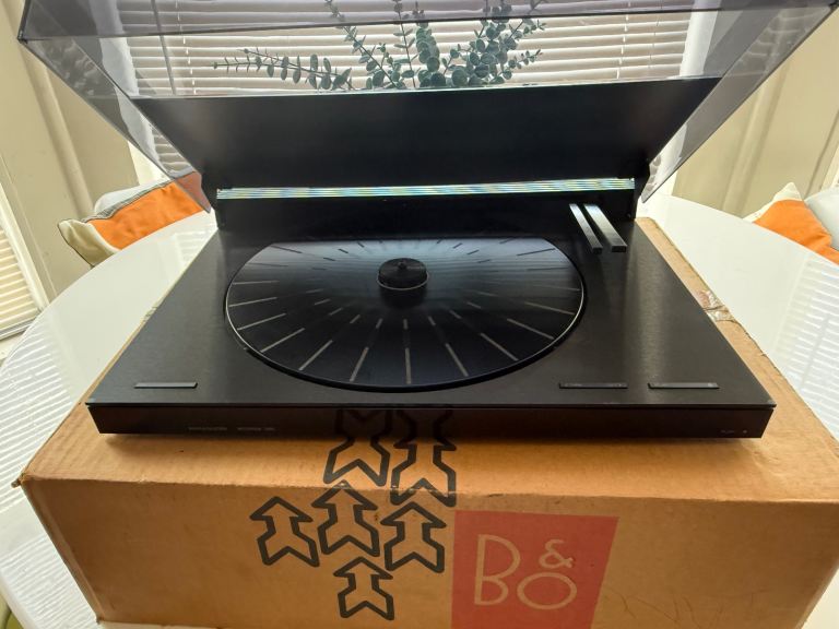 Bang & Olufsen Beogram 7000 Tangential turntable 