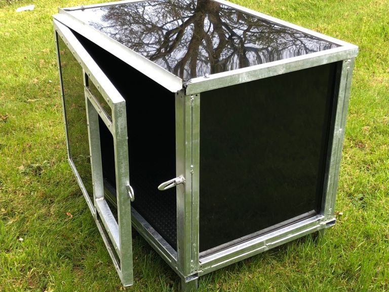 Thermal, anti-chew steel kennels for dogs or cats