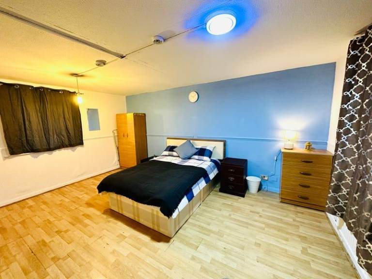 🏛️Amazing double rooms in Bow - Just walking distance from Station 🎉