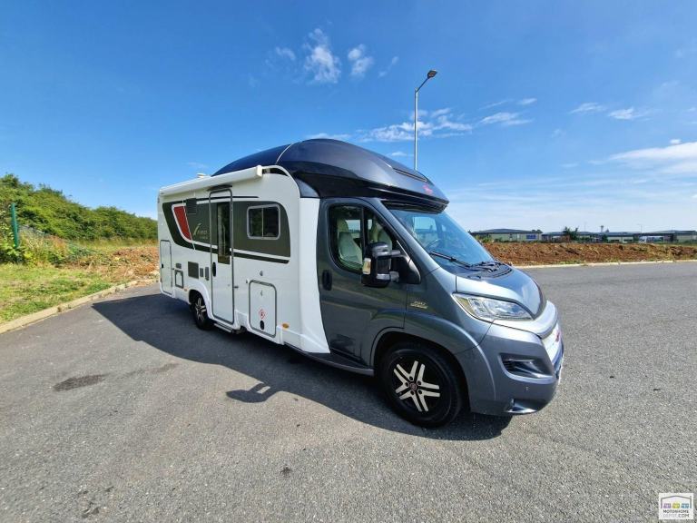 Burstner IXEO iT 680G motorhome  LHD 4Tend bathroom 