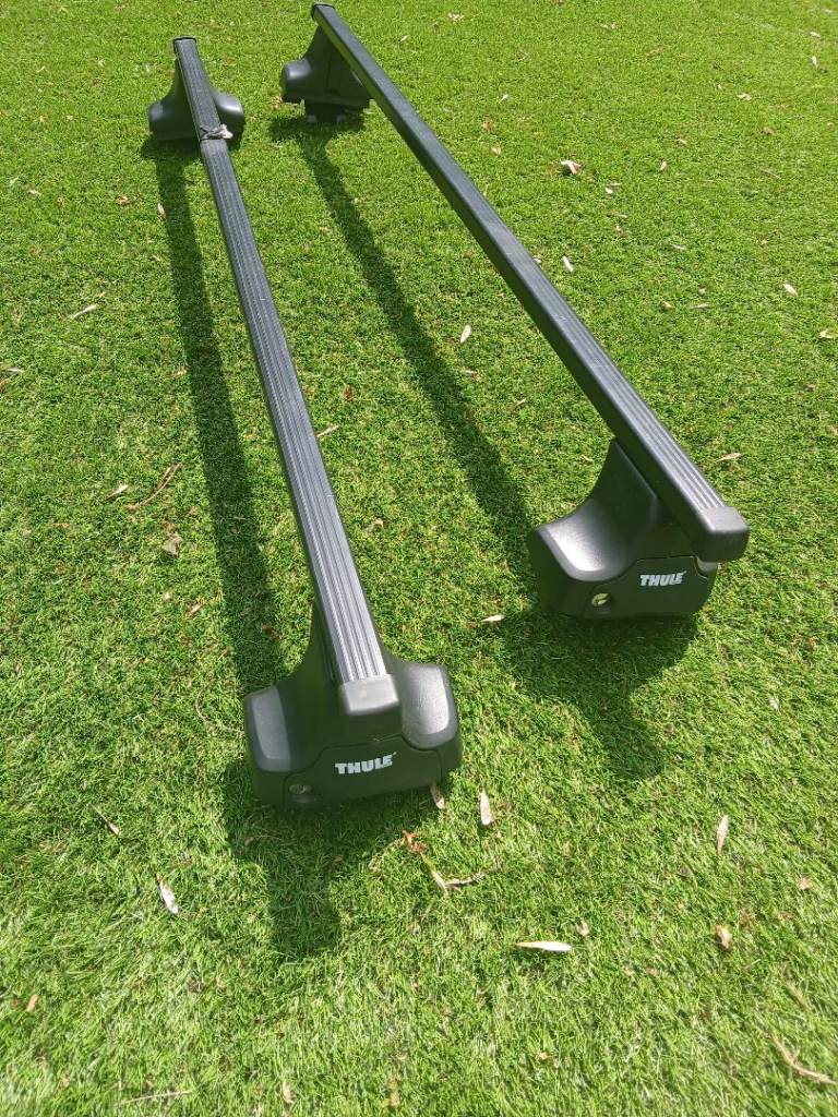 REDUCED Thule roof bars