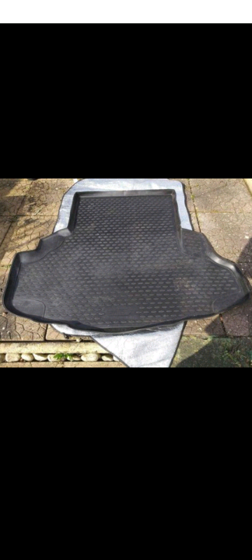 Jaguar xf rubber boot liner 