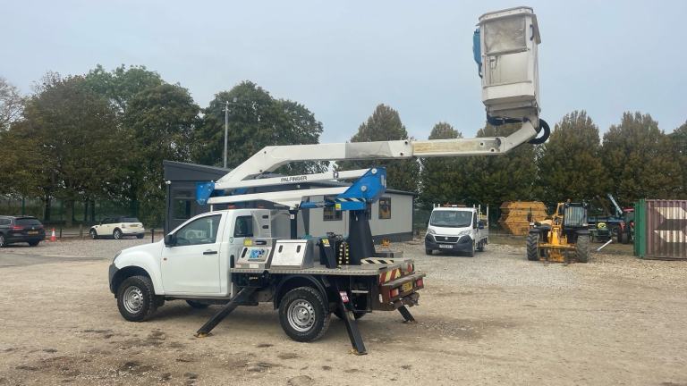 2019 Isuzu Dmax 4x4 Cherry picker hoist 13 metre Low miles 