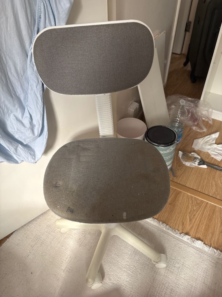 Grey Fabric Office Chair with White Base – Fair Condition
