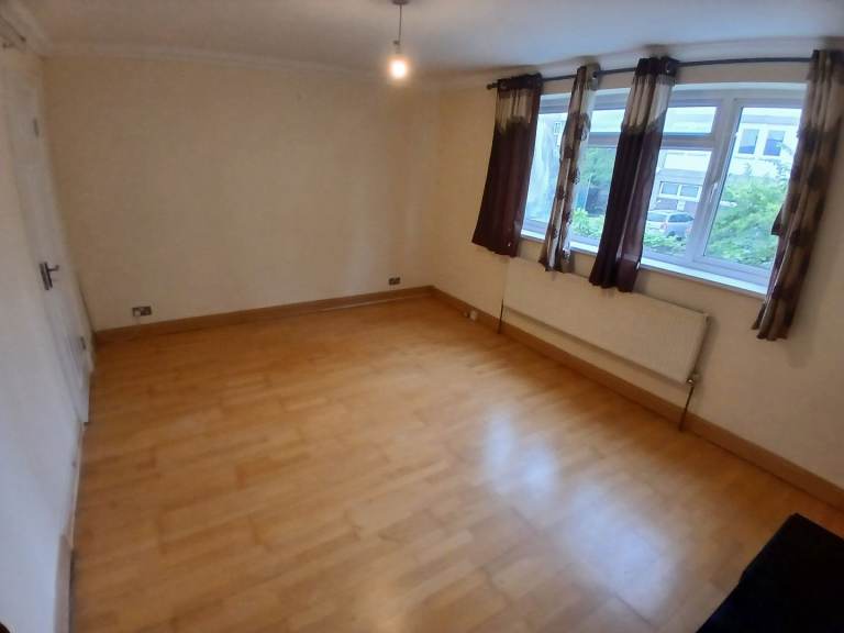 Three Bedroom House in Thornton Heath near Norbury Station