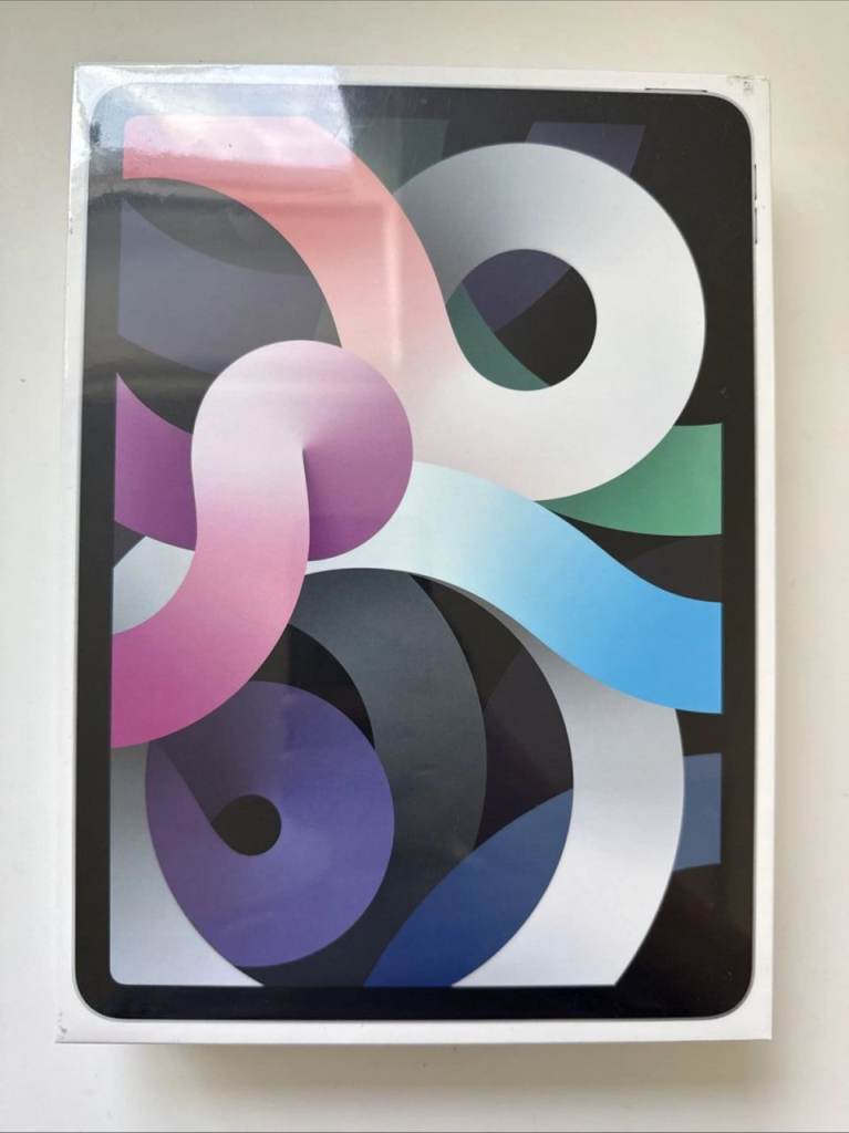 NEW Apple iPad Air (4th Gen) Wi-Fi 256GB Silver