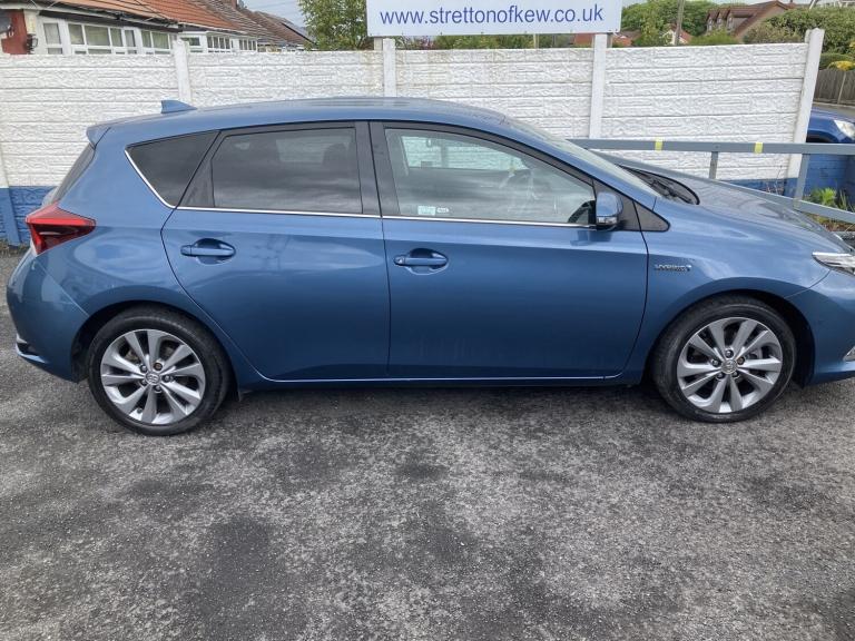 TOYOTA AURIS 1.8 VVT-h Excel 2016