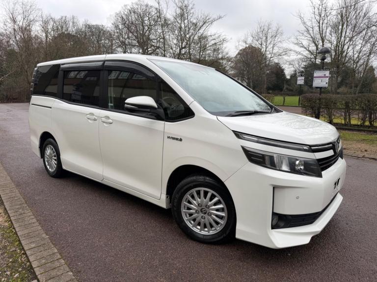  Toyota Voxy 1.8 HYBRID PETROL 7 SEATER Petrol/Electric Hybrid Automatic
