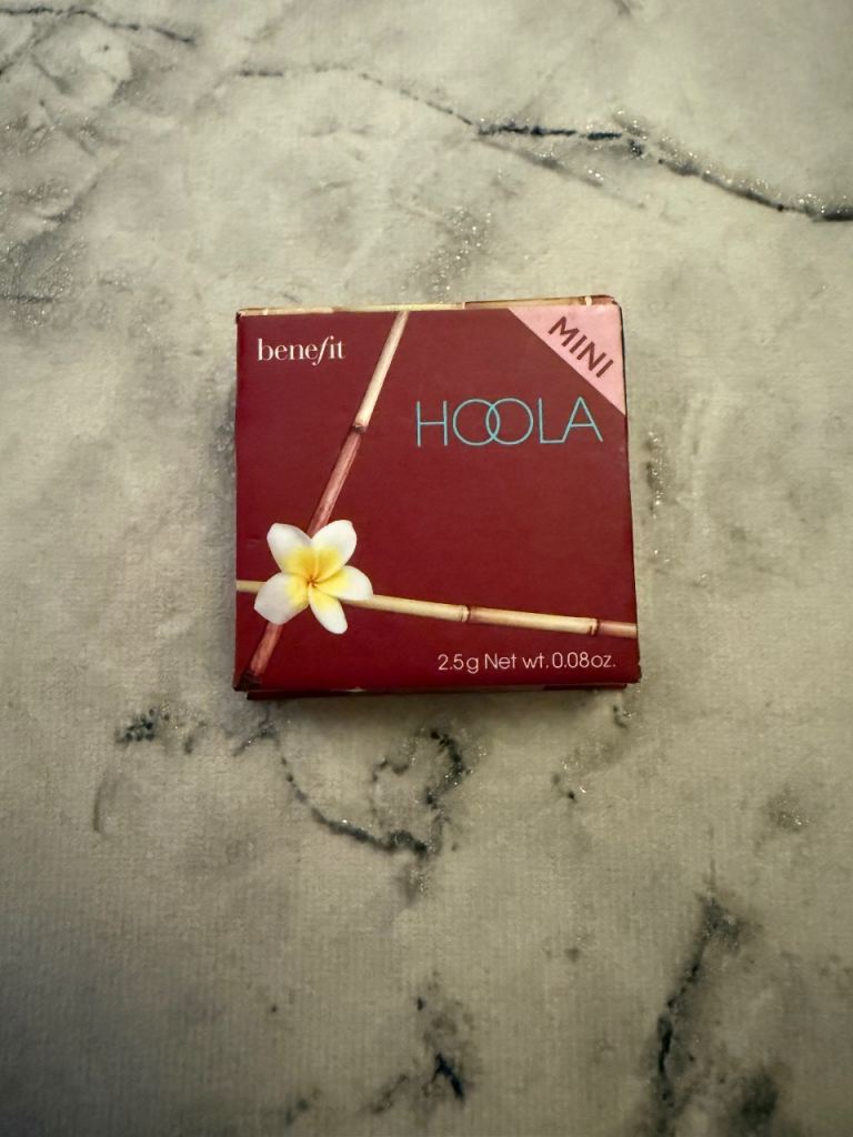 Benefit Hoola original matte powder bronzer mini in the 2.5g size