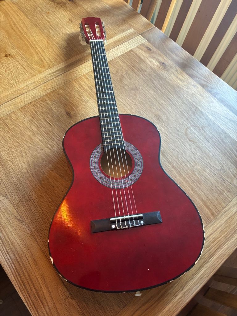 Size 3/4 Junior Guitar Tiger.