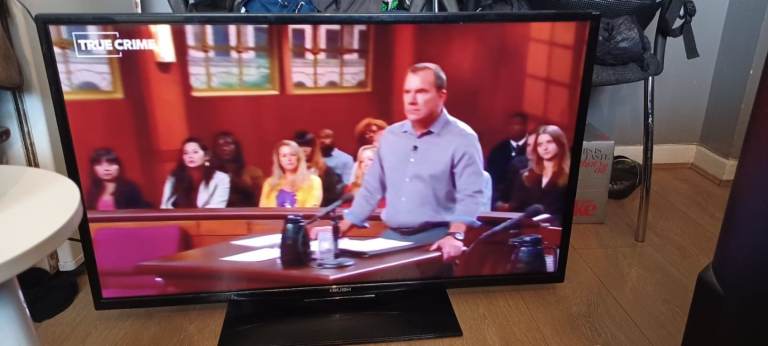 FREE DELIVERY excellent 40 BUSH LED full HDTV 1080p freeveiw channels inbuilt 