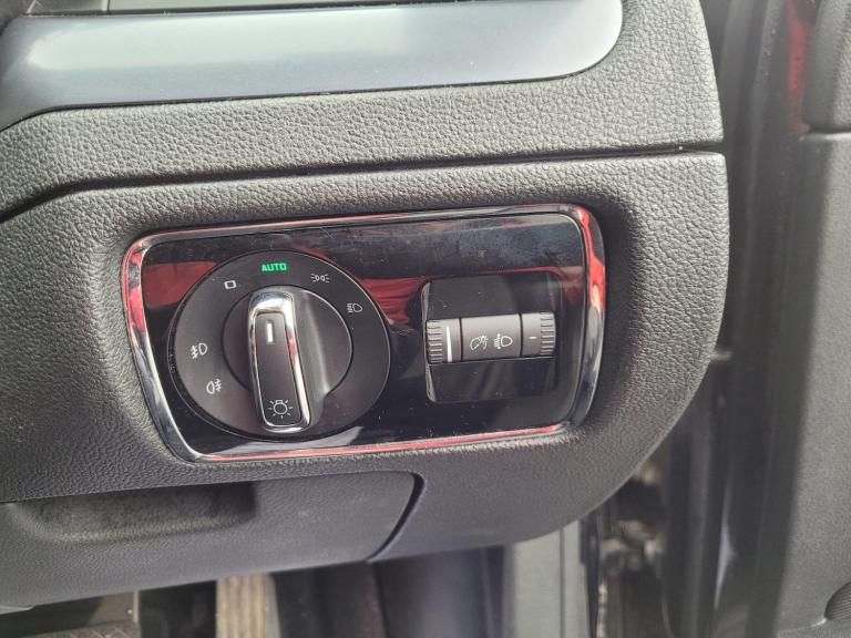 2011 Skoda Superb 2.0 TDI S DSG Euro 5 5dr ESTATE Diesel Automatic