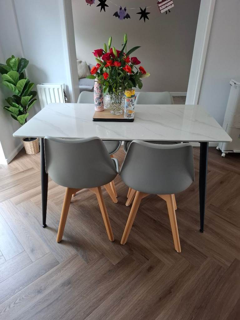 Dining chairs x 5 , £50.00 for Sale in Fareham, Hampshire | Gumtree