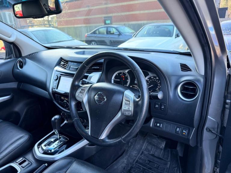 2016 Nissan Navara 2.3 dCi Tekna Auto 4WD Euro 5 4dr PICK UP Diesel Automatic
