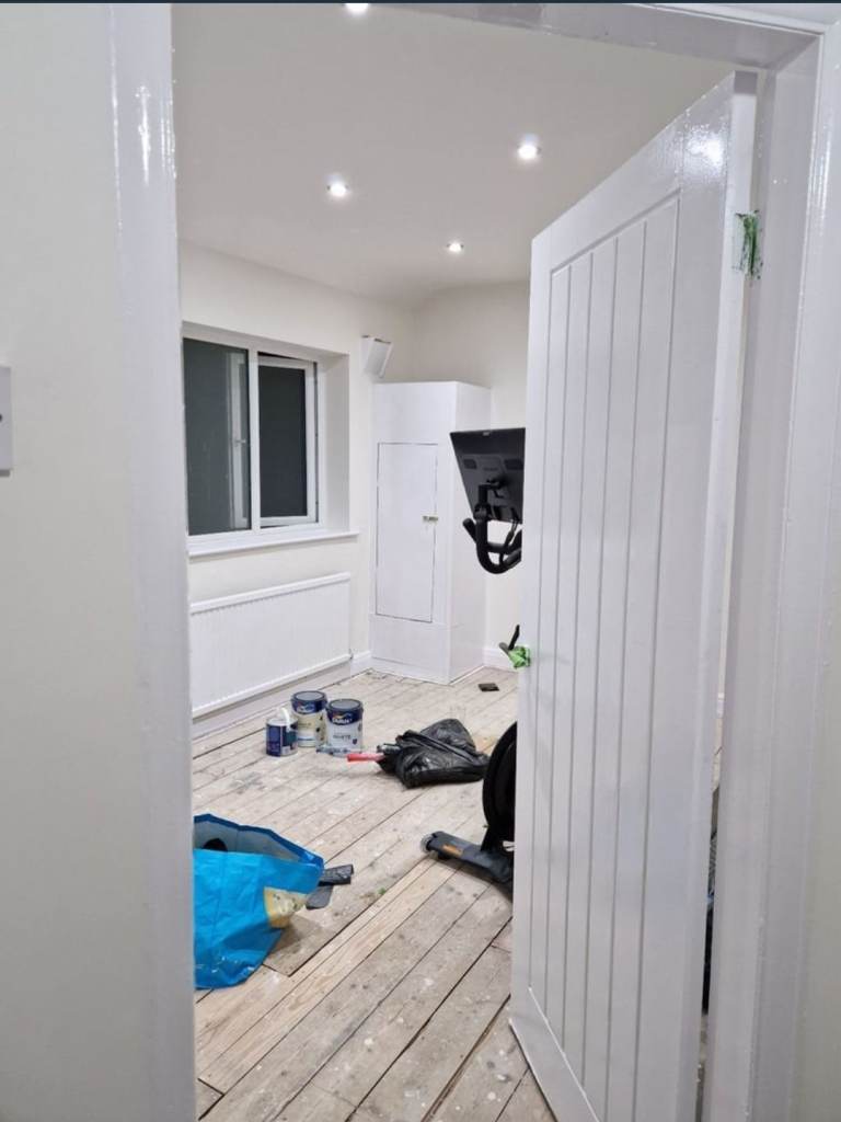 Painter and Decorator & Wallpaper Speicalist Manchester Bolton Warrington, Wigan