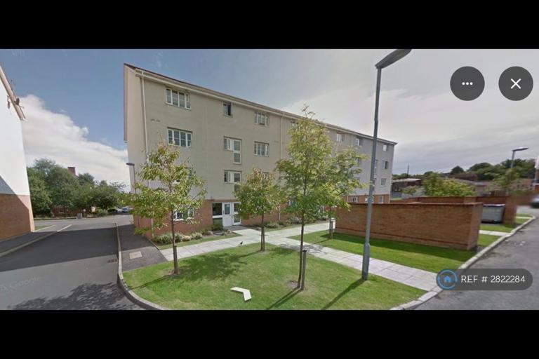 2 bedroom flat in Glenmore Place, Glasgow, G42 (2 bed) (#2822284)