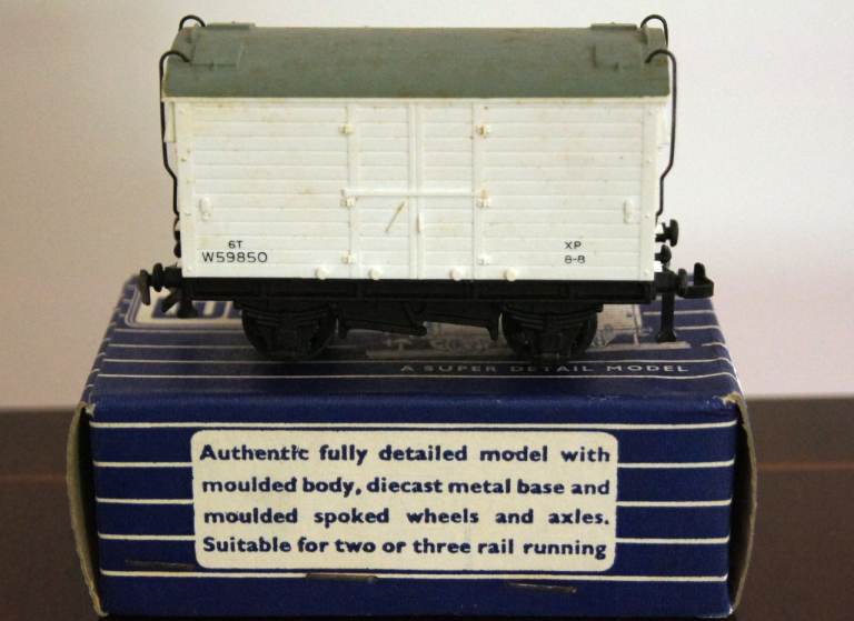 Hornby-Dublo 32062 S.D. 6 6-Ton Mica B Refrigerator Van W.R. 6T W59850