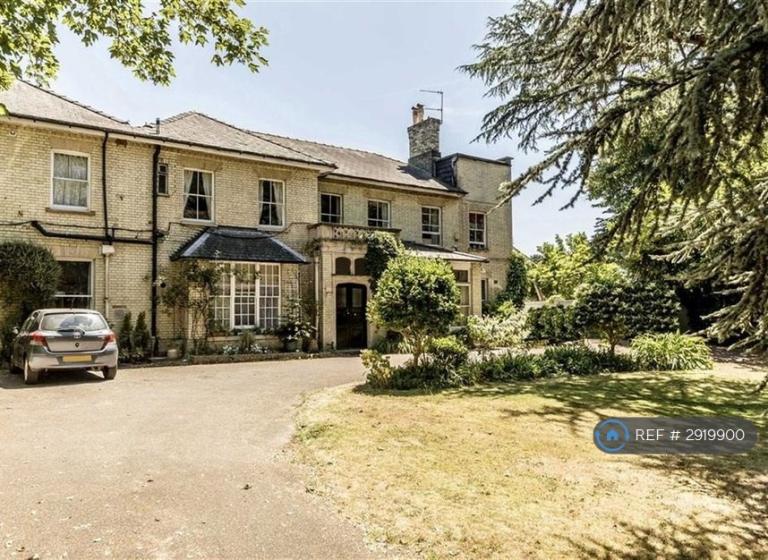 2 bedroom flat in Tankerville, Kingston Upon Thames, KT2 (2 bed) (#2919900)