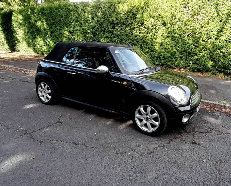 Mini One CONVERTIBLE car, 2010, Manual, 1598 (cc)