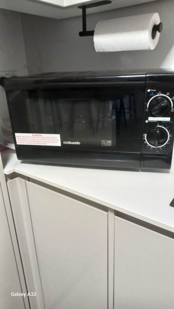 700W cookworks Oven