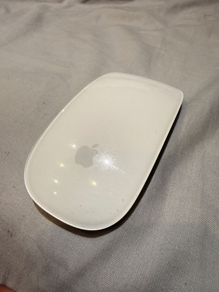 Apple Magic Mouse 2 Wireless Bluetooth Mouse - Good Condition
